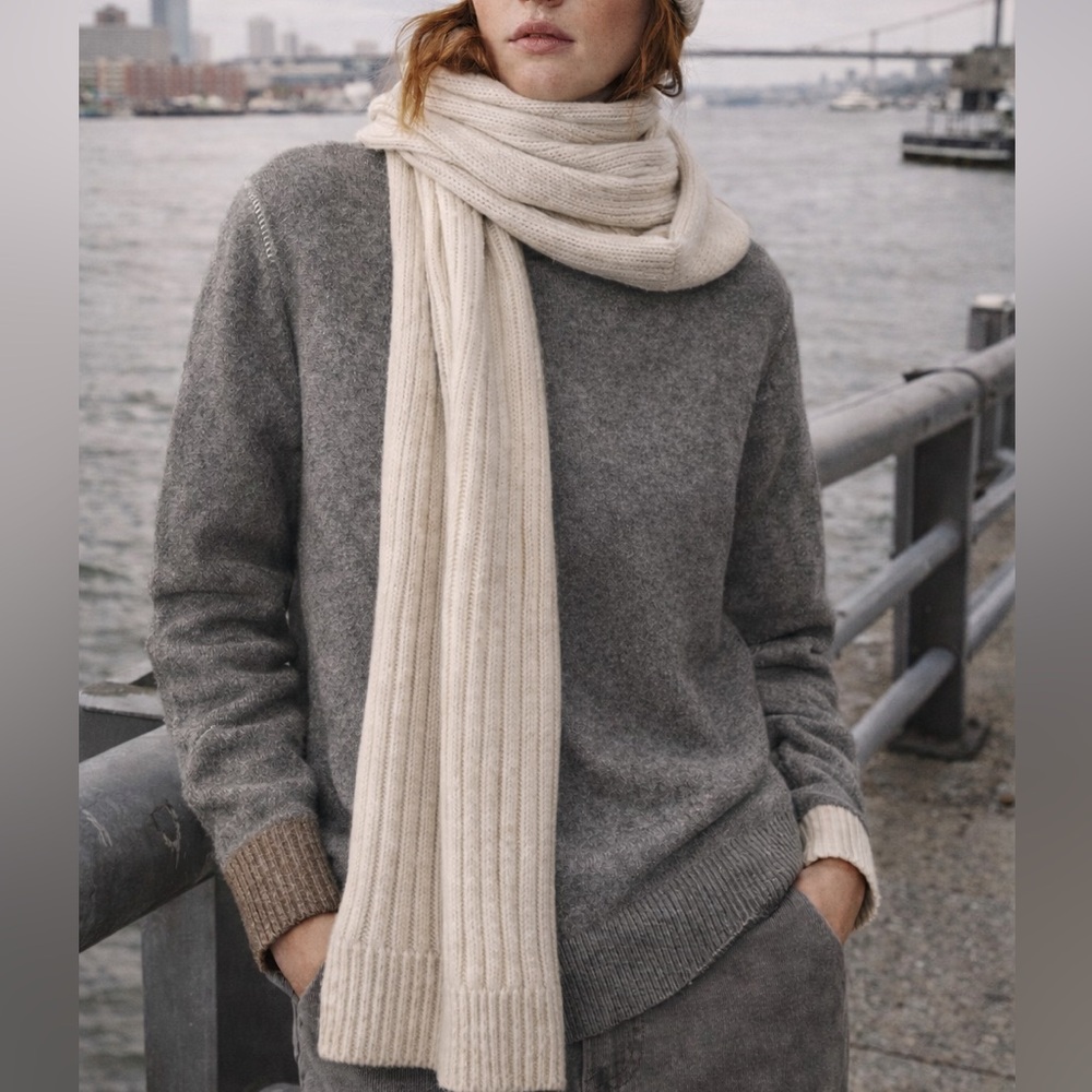 ANYA HINDMARCH X UNIQLO Grey Wool Crew Neck Sweater Size Medium